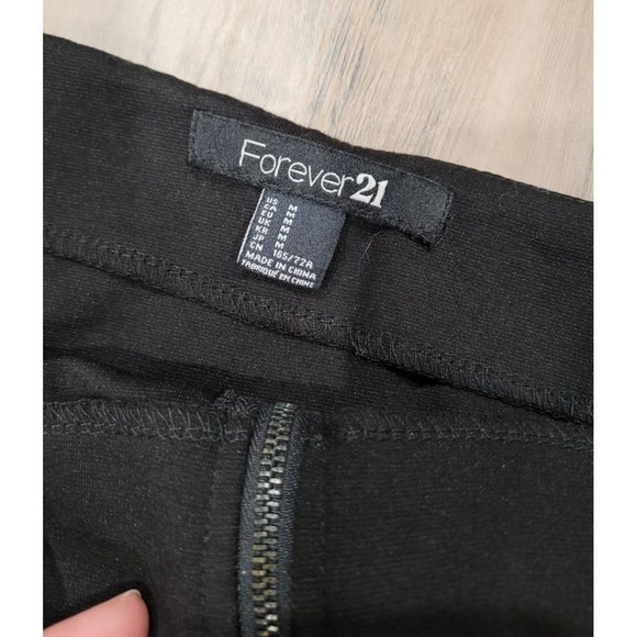 Women's Forever 21 Black Front Zip Mini Skirt, Size M - Picture 2 of 6
